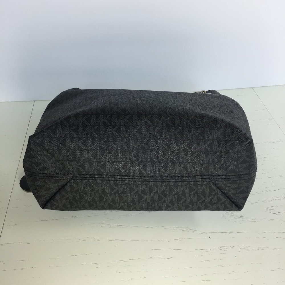 Micheal Kors Black Shoulder Bag with Chain Straps - Picture 8 of 13